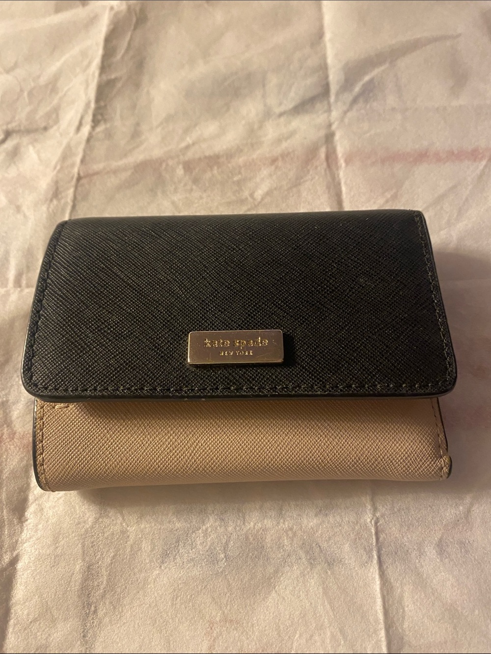 kate spade black and beige bifold wallet